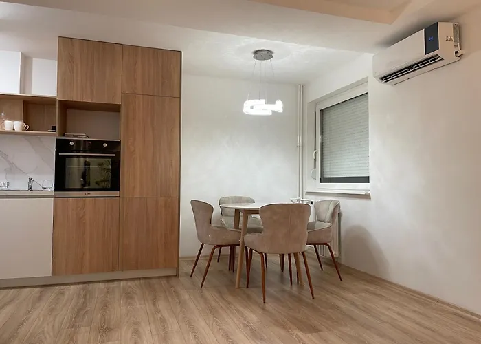 Ruby Modern Central Apartment